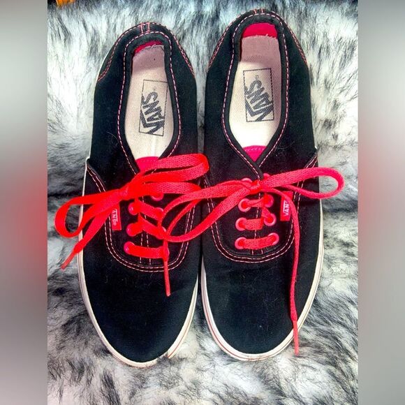 🔶Unique find! Hot Pink Trim Black Vans - Picture 2 of 4
